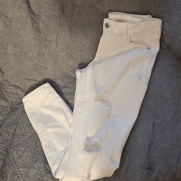 Distressed jeans - Picture 1 of 2